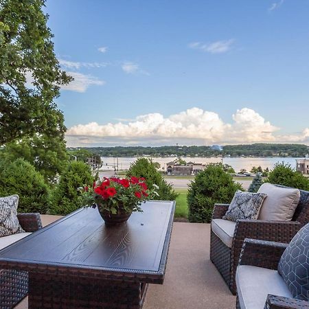 River View Lodge Le Claire Екстериор снимка