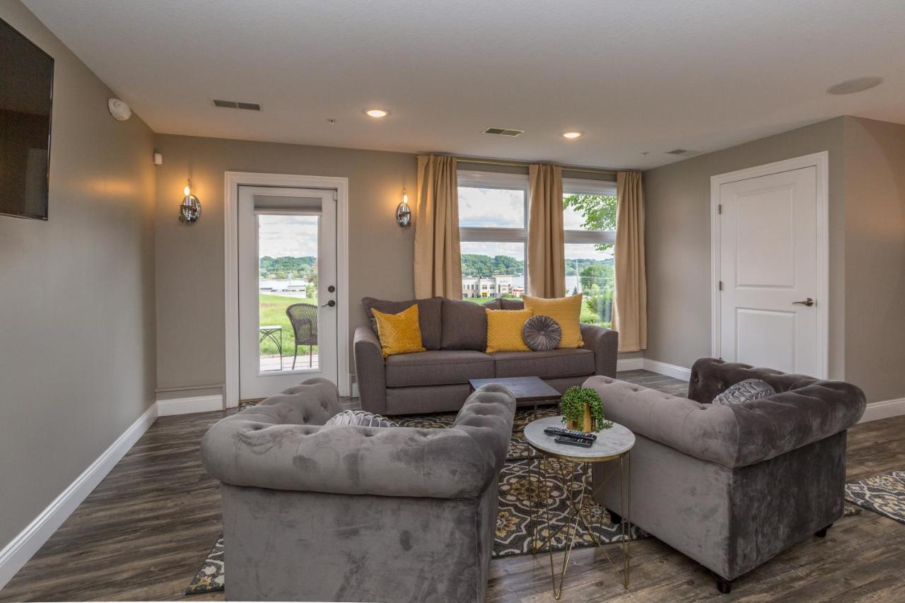River View Lodge Le Claire Екстериор снимка