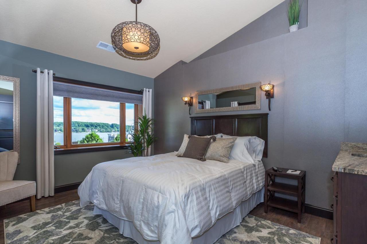 River View Lodge Le Claire Екстериор снимка