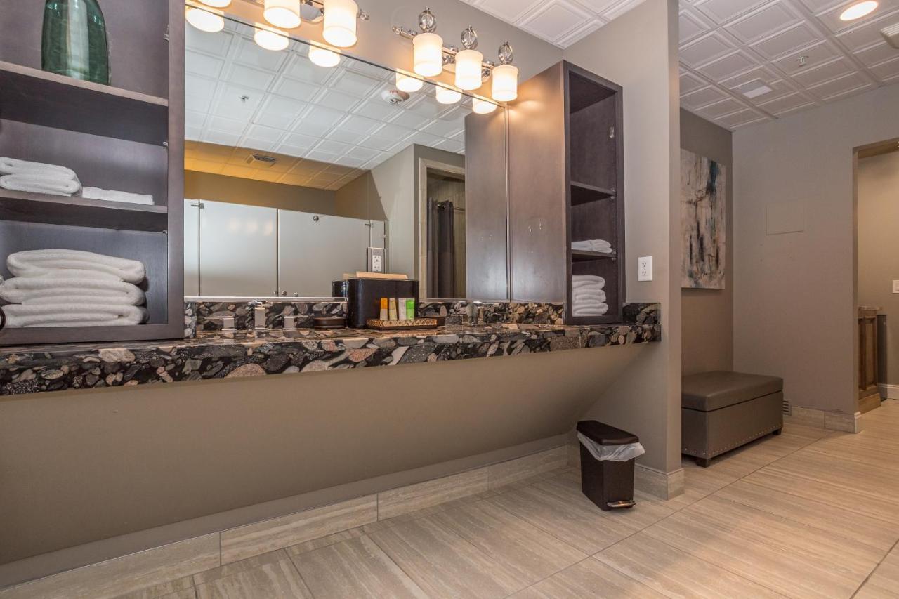 River View Lodge Le Claire Екстериор снимка